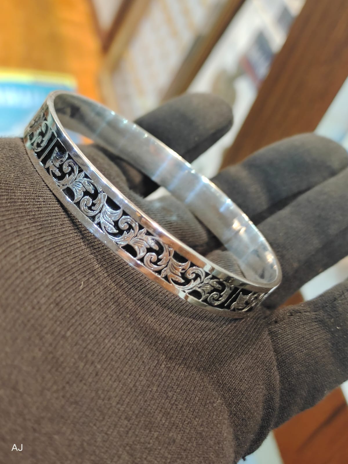 Elegant Sterling Silver Kada with Intricate Floral Engraving
