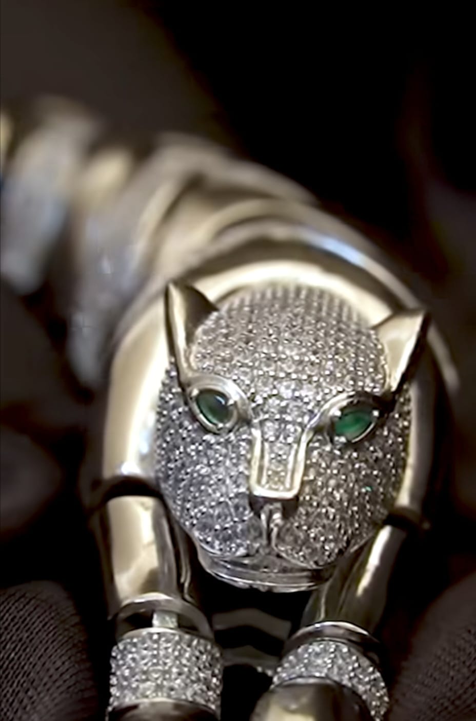 Silver Panther Italian stone Pewmium Bracelet with Blue Eyes Dazzling Diamond