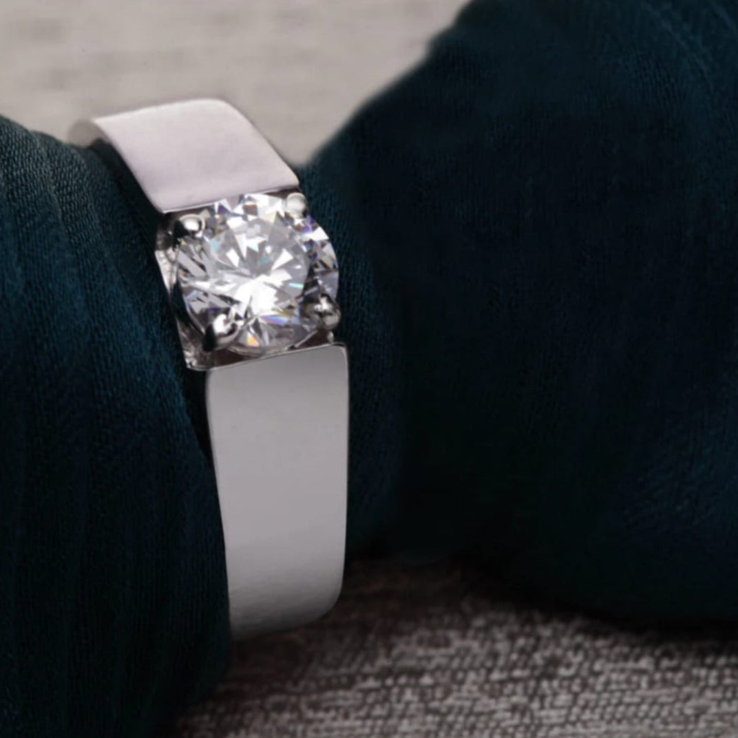 925 Pure Silver Men’s Stylish Adjustable Ring with Diamond shape stone