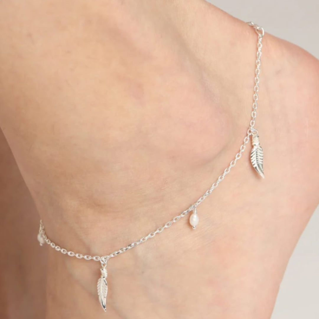 Leaves & Star Charm Anklet – A Glimmer of Celestial Style