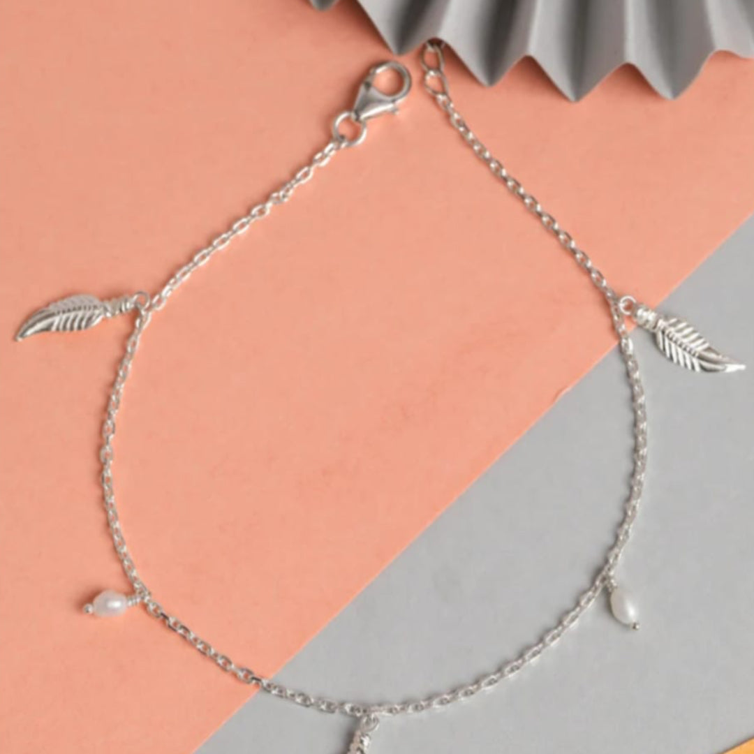 Leaves & Star Charm Anklet – A Glimmer of Celestial Style