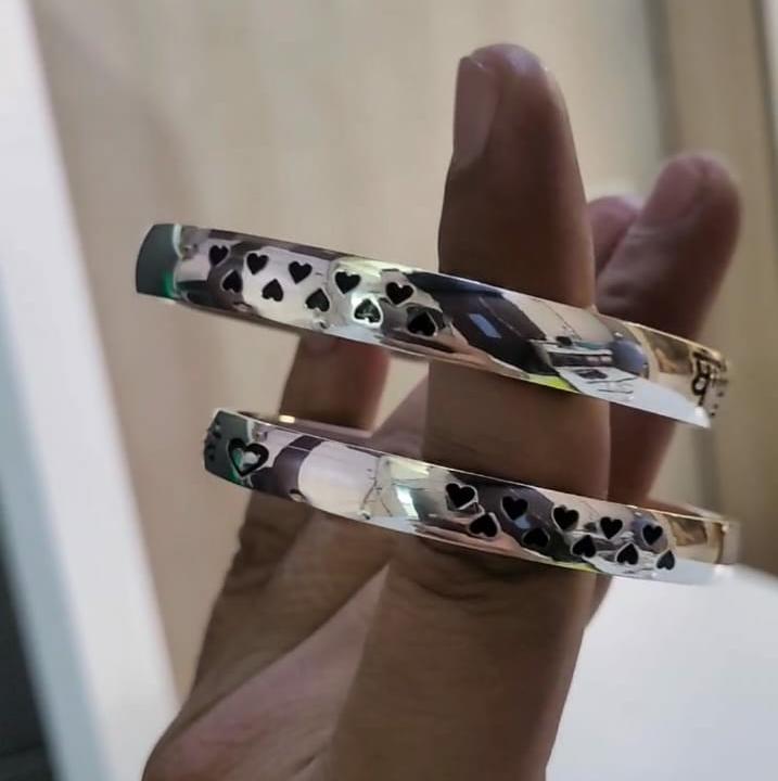 Mirror finishing Silver Kada – Stylish Love Design along with customise name